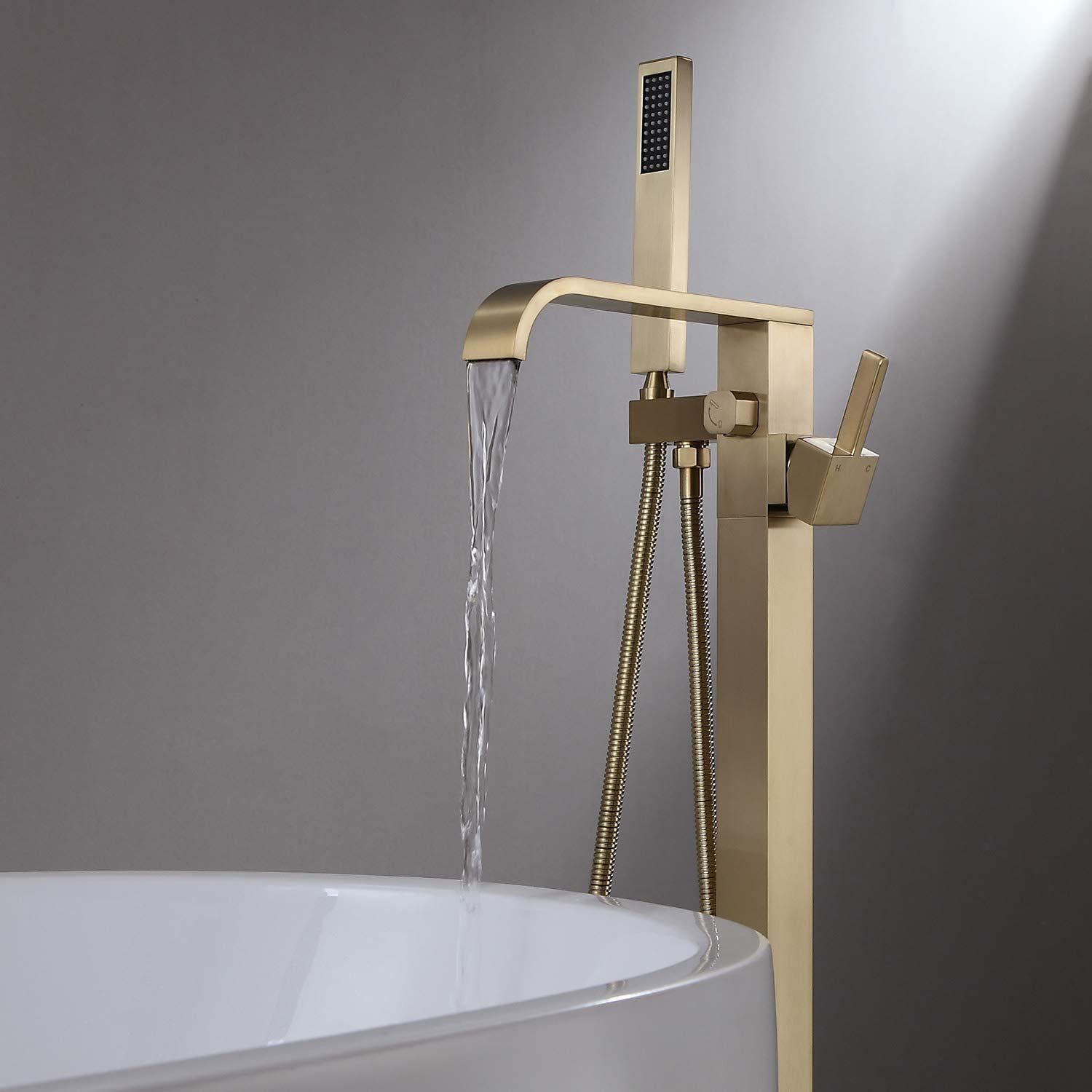 Freestanding bathtub faucet